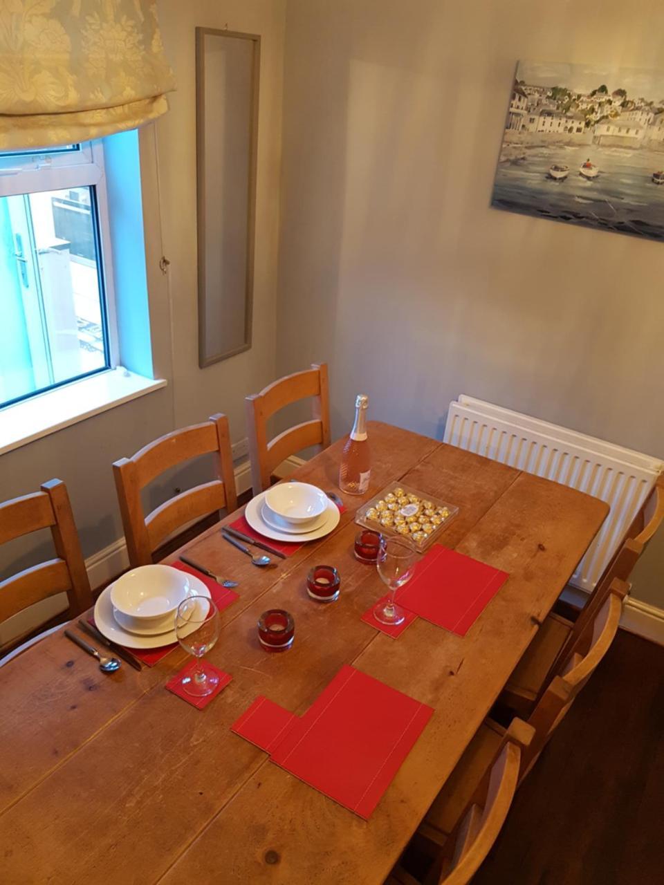 Apartament Slough Centre Townhouse With Driveway Parking For Up To Two Cars Zewnętrze zdjęcie