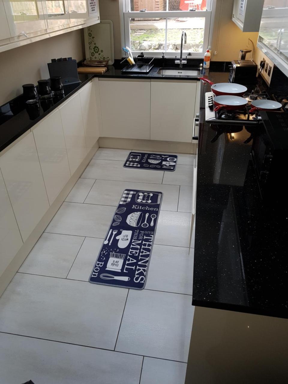 Apartament Slough Centre Townhouse With Driveway Parking For Up To Two Cars Zewnętrze zdjęcie